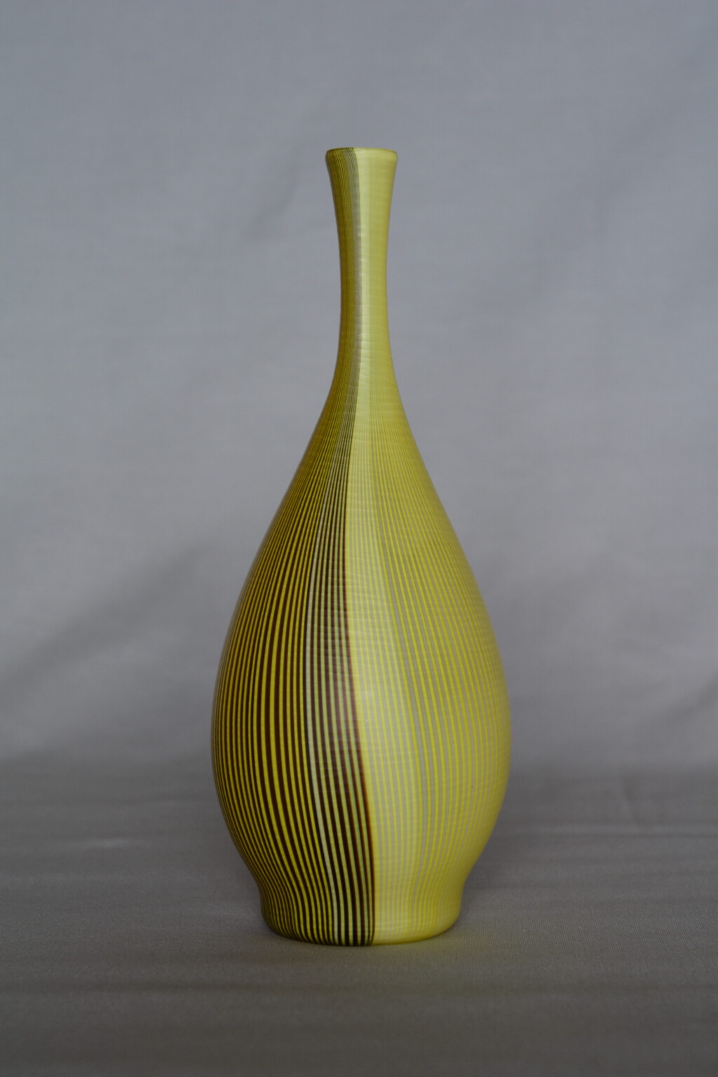 Scarpa, per Venini, Vaso serie “Tessuti battuti”